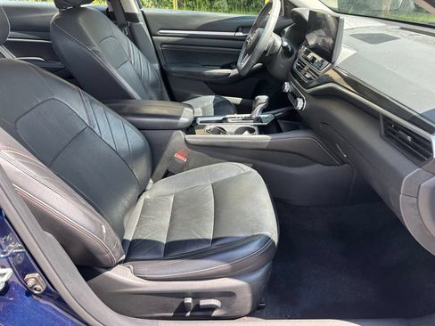 Used 2023 Nissan Altima 2.5 SR w/ SR Premium Package FWD image 13