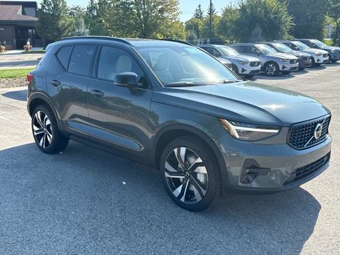 New 2026 Volvo XC40 B5 Ultra w/ Climate Package image 3