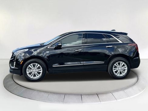 New 2026 Cadillac XT5 Luxury image 2