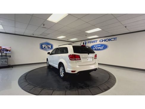 Used 2017 Dodge Journey SXT w/ Premium Group AWD/4WD image 8