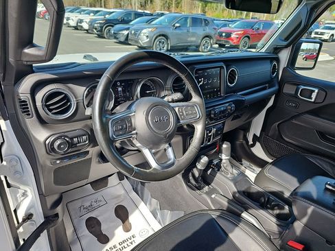 Used 2022 Jeep Wrangler Unlimited Sahara w/ Cold Weather Group image 21