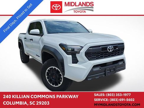 Used 2024 Toyota Tacoma TRD Off-Road AWD/4WD image 1