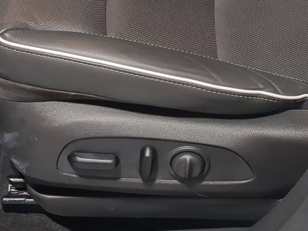 Used 2024 Buick Encore GX Avenir w/ Avenir Technology Package AWD/4WD image 21