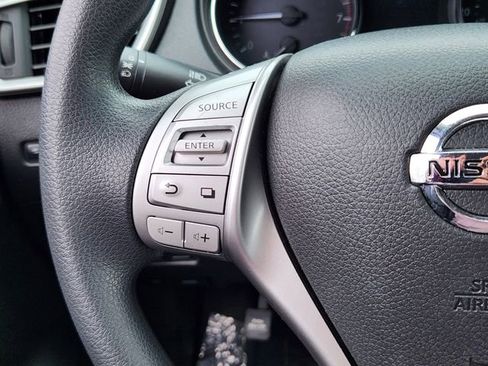 Used 2016 Nissan Rogue S w/ Appearance Package image 17