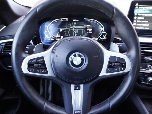 Certified 2023 BMW 530e xDrive w/ Premium Package AWD/4WD image 18