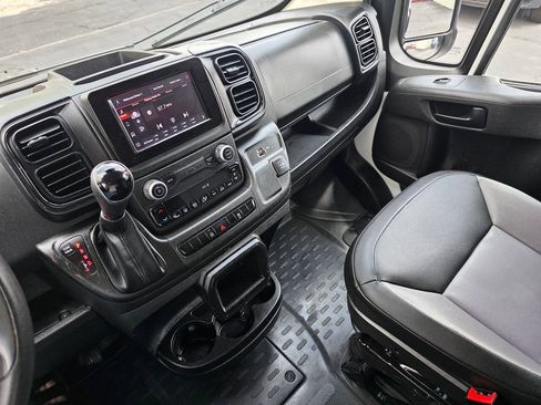 Used 2025 RAM ProMaster 2500 w/ Convenience Group FWD image 16