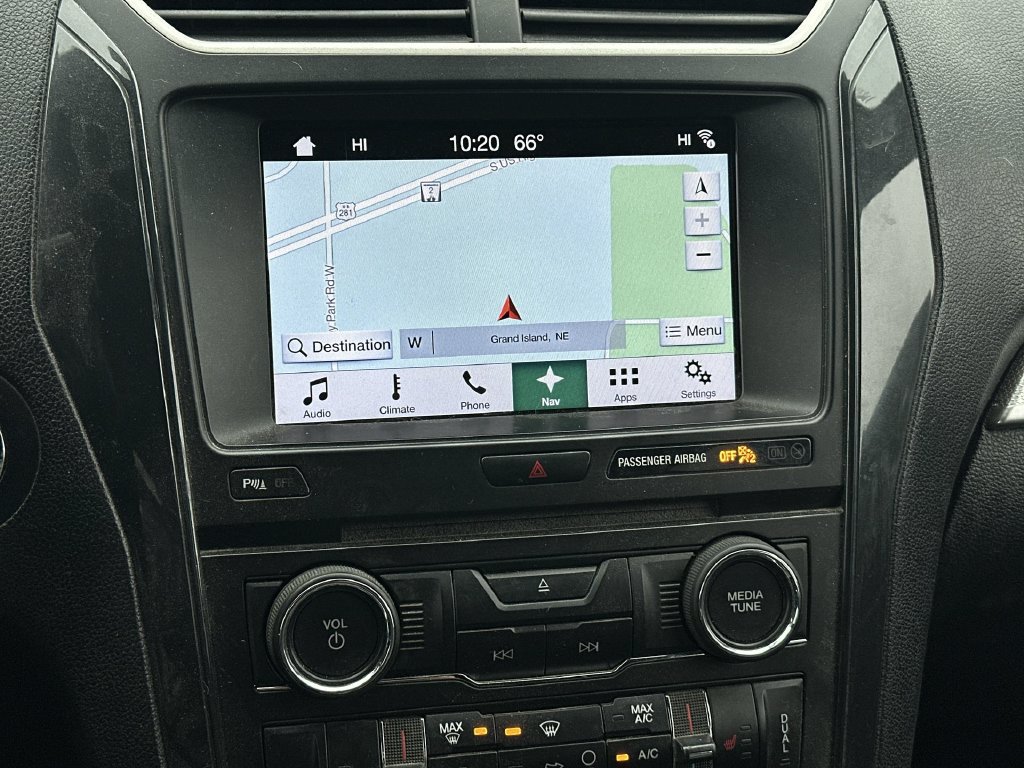 Used 2017 Ford Explorer XLT w/ Equipment Group 202A AWD/4WD image 14