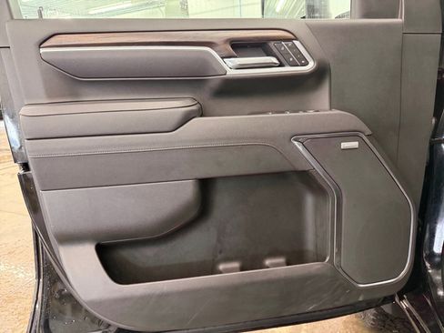 Used 2025 GMC Sierra 2500 SLT w/ SLT Convenience Package image 18