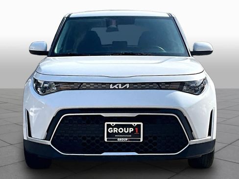 Used 2023 Kia Soul LX FWD image 3