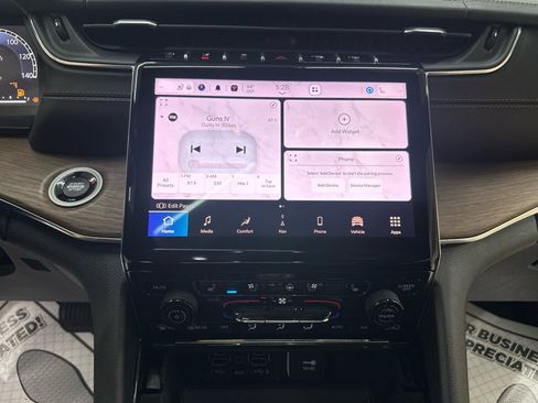 Used 2022 Jeep Grand Cherokee L Summit w/ Advanced Protech Group IV image 34