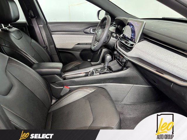 Used 2023 Jeep Compass Latitude w/ Sun and Sound Group AWD/4WD image 22