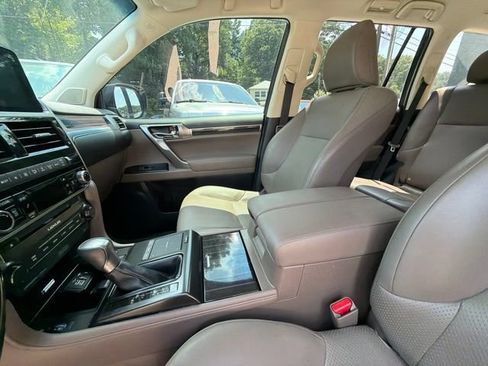 Used 2022 Lexus GX 460 Luxury w/ Sport Design Package AWD/4WD image 20