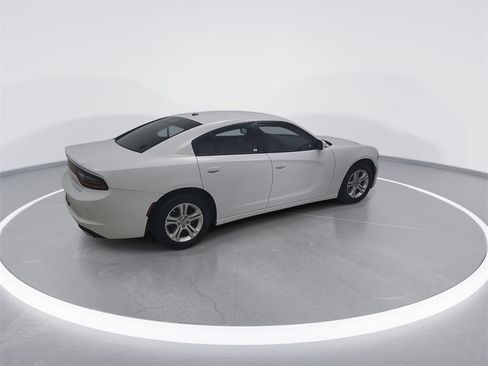Used 2022 Dodge Charger SXT image 9
