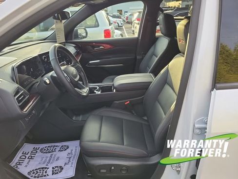 Used 2025 Chevrolet Traverse Z71 w/ Driver Confidence Package image 13