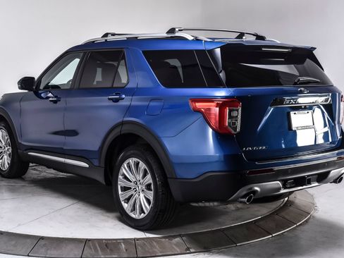Used 2023 Ford Explorer Limited AWD/4WD image 4