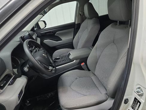 Used 2020 Toyota Highlander L AWD/4WD image 29