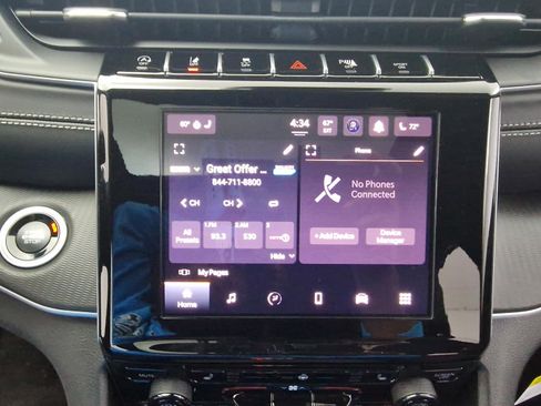 New 2025 Jeep Grand Cherokee Altitude image 34