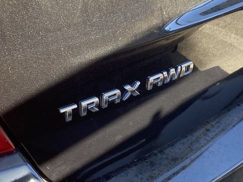Used 2022 Chevrolet Trax LT w/ Midnight Edition AWD/4WD image 4