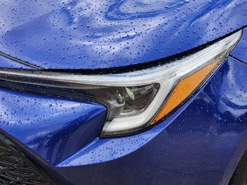 Used 2025 Toyota Corolla SE w/ SE Package image 9