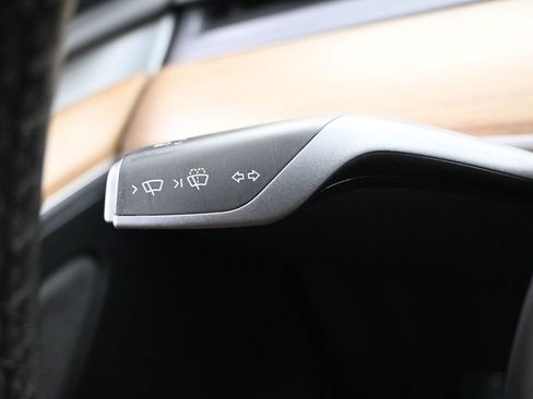 Used 2024 Tesla Model Y 2WD image 25