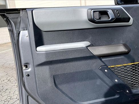 Used 2023 Ford Bronco Badlands w/ Sasquatch Package image 26