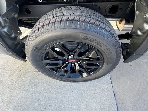 New 2026 GMC Sierra 1500 Elevation image 7