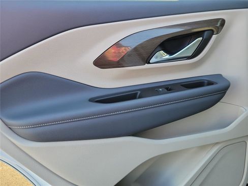 Used 2023 GMC Terrain Denali image 14