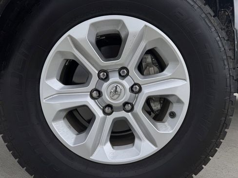 Used 2023 Toyota 4Runner SR5 Premium w/ SR5 Premium Package image 9