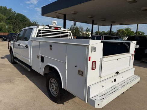 Used 2018 Ford F250 XL w/ Power Equipment Group AWD/4WD image 3
