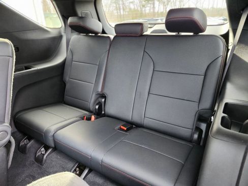 Used 2024 Chevrolet Traverse RS AWD/4WD image 16