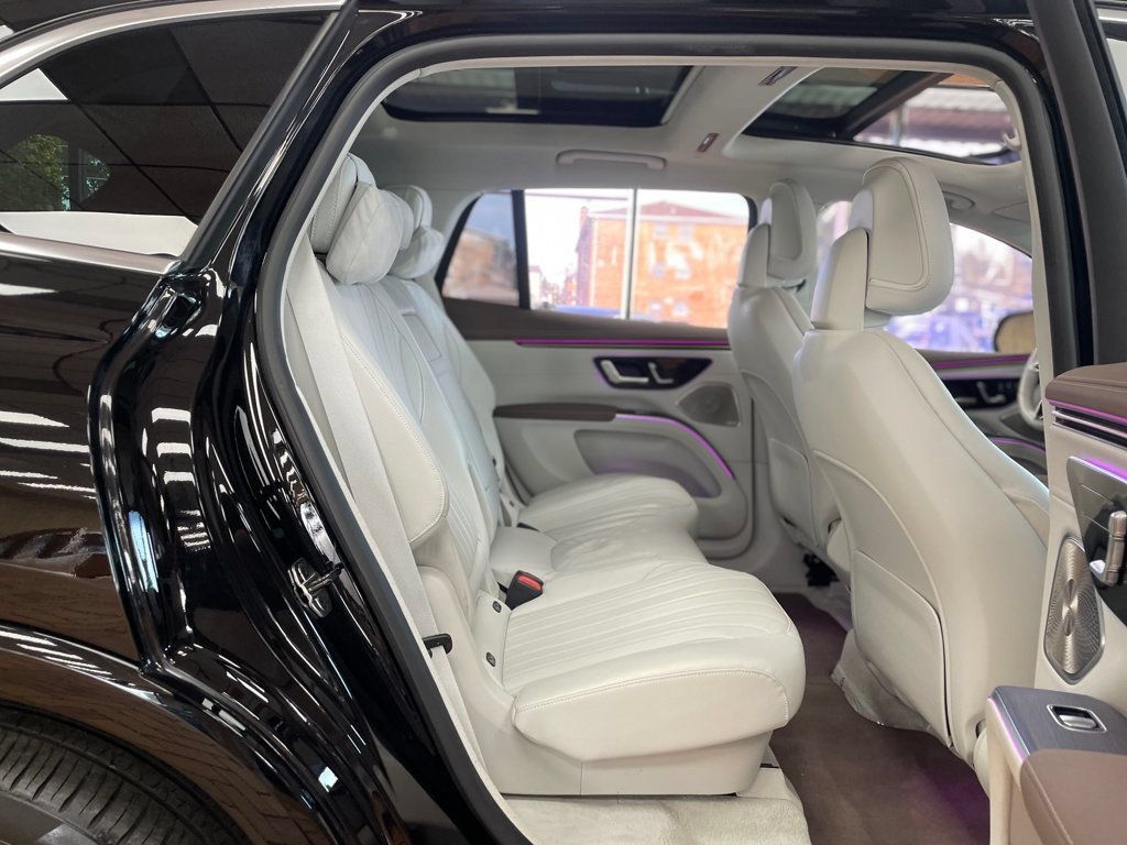 Used 2023 Mercedes-Benz EQS 580 4MATIC SUV image 19