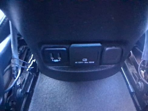 Used 2017 Chevrolet Malibu LT FWD image 15