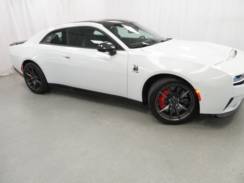 Used 2024 Dodge Charger Daytona Scat Pack w/ Plus Group AWD/4WD image 10