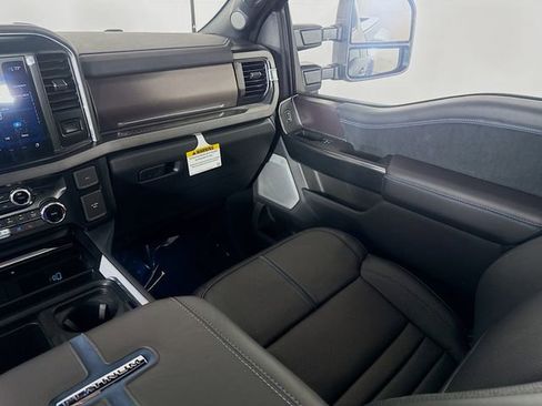 New 2026 Ford F450 Platinum w/ FX4 Off-Road Package image 23