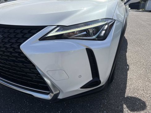 Used 2022 Lexus UX 250h w/ Accessory Package (Z2) AWD/4WD image 9