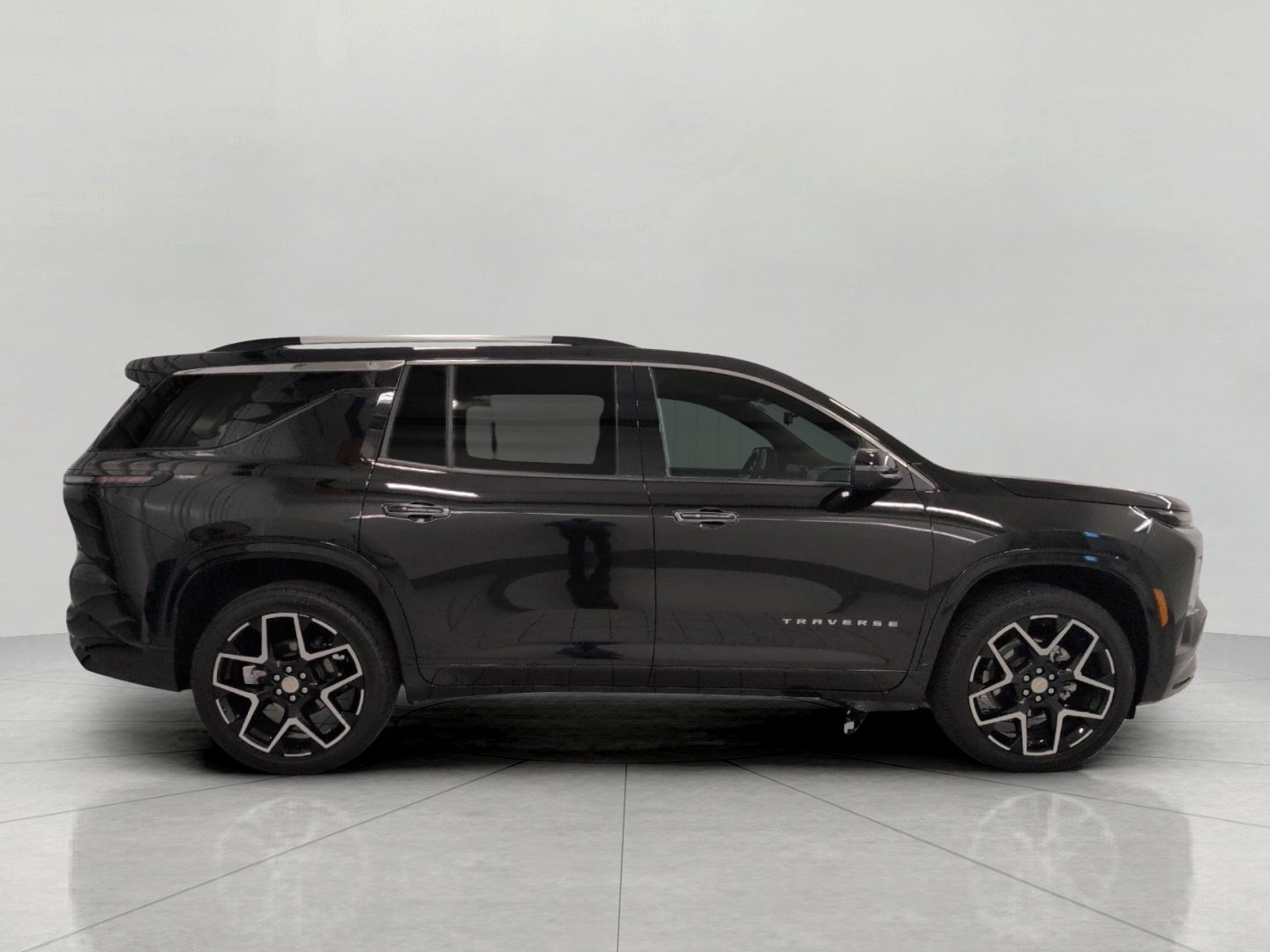 Used 2026 Chevrolet Traverse High Country w/ LPO, Floor Liner Package AWD/4WD image 9