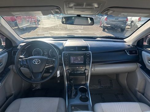 Used 2017 Toyota Camry LE image 10