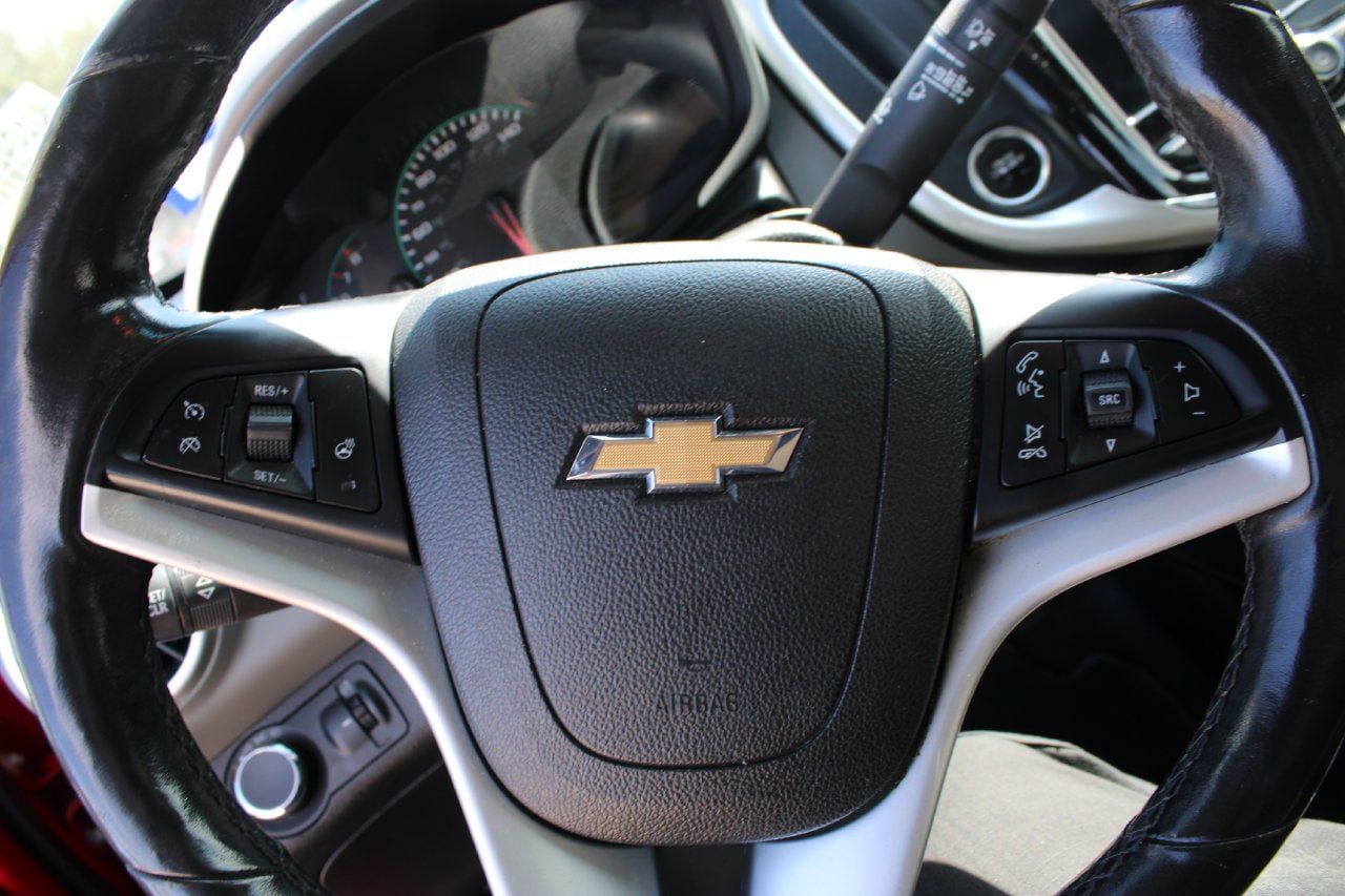 Used 2018 Chevrolet Sonic Premier FWD image 11