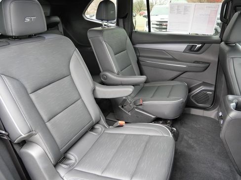 Used 2025 Buick Enclave Sport Touring AWD/4WD image 25
