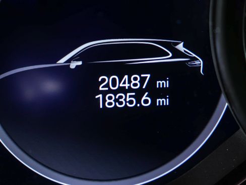 Certified 2023 Porsche Cayenne Platinum Edition AWD/4WD image 9