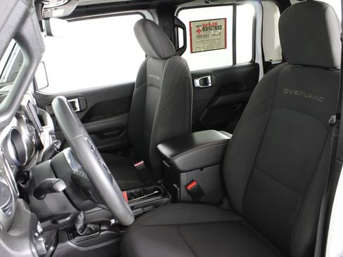 Used 2023 Jeep Gladiator Overland image 18