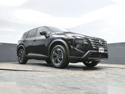 Used 2025 Nissan Rogue SV image 45