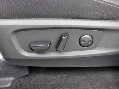 Certified 2026 Nissan Pathfinder SV FWD image 18