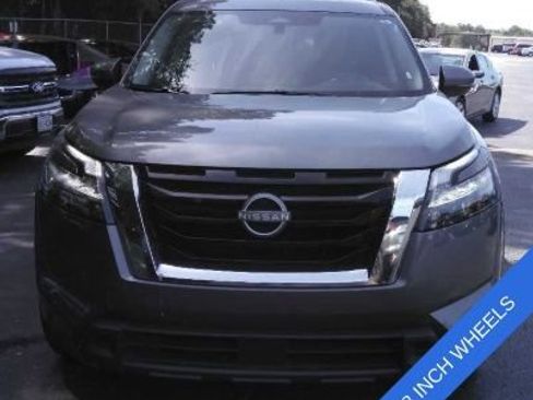 Used 2025 Nissan Pathfinder SV FWD image 7