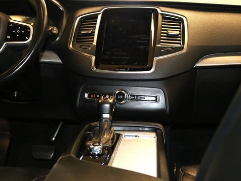 Used 2022 Volvo XC90 T5 Momentum AWD/4WD image 53