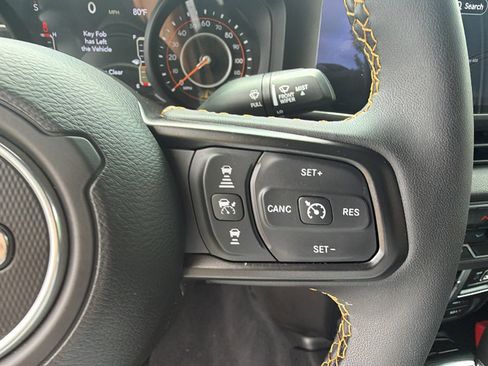 Used 2025 Jeep Gladiator Sport AWD/4WD image 28