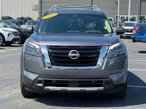 Used 2025 Nissan Pathfinder Platinum w/ Cargo Package FWD image 10