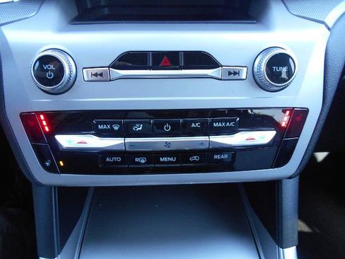 Certified 2023 Ford Explorer XLT w/ Equipment Group 202A RWD image 15