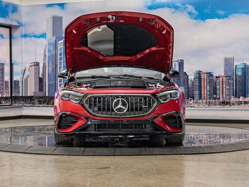 New 2026 Mercedes-Benz E 53 AMG e 4MATIC Sedan image 4