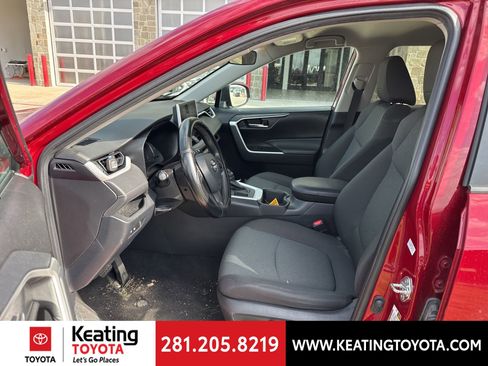 Used 2023 Toyota RAV4 XLE image 15